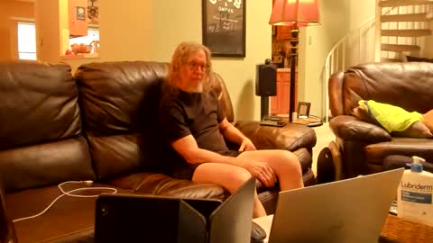 Snapshot of jdineuless chatting on April 2026 08:03:02 PM JDinEuless online show from April 2026 08:03:02 PM