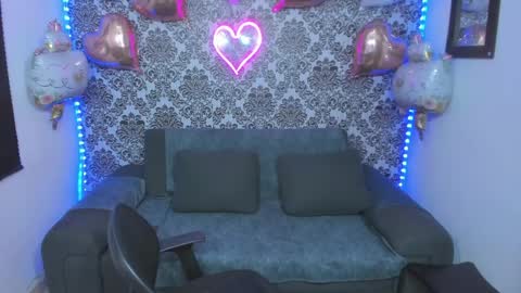 Snapshot of jdstudio chatting on June 2026 03:53:01 AM . Julianita y Valery . online show from June 2026 03:53:01 AM
