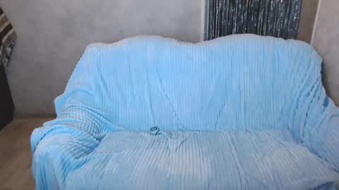 Angel online show from November 2025 05:02:02 PM