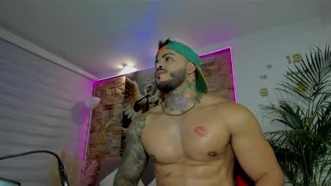 Snapshot of jean_lopez chatting on April 2026 06:17:01 AM Jean axelcrow Modelo Independiente online show from April 2026 06:17:01 AM