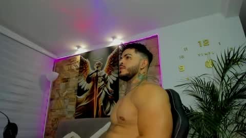 Snapshot of jean_lopez chatting on May 2026 05:15:02 AM Jean axelcrow Modelo Independiente online show from May 2026 05:15:02 AM
