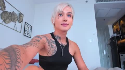 Snapshot of jean_mokujin chatting on February 2025 03:37:01 AM Akila and Daria online show from February 2025 03:37:01 AM