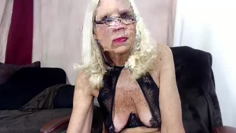 Snapshot of jean_saint_sin chatting on June 2026 05:58:01 AM Jean Saint Sin online show from June 2026 05:58:01 AM