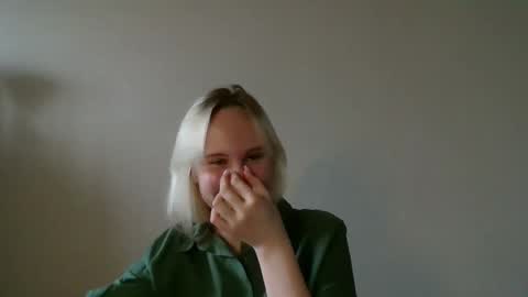 Hi Im Stella online show from October 2025 04:57:01 AM