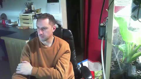 Snapshot of jef74700 chatting on December 2024 06:28:02 AM Jrme online show from December 2024 06:28:02 AM