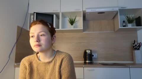 Snapshot of jelly_cherry chatting on December 2024 09:19:02 AM Emily online show from December 2024 09:19:02 AM