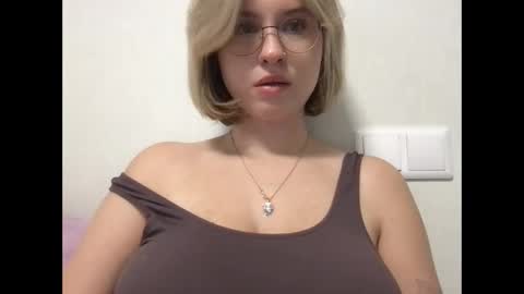Snapshot of jelly_gum chatting on October 2025 04:44:02 AM Inna  online show from October 2025 04:44:02 AM