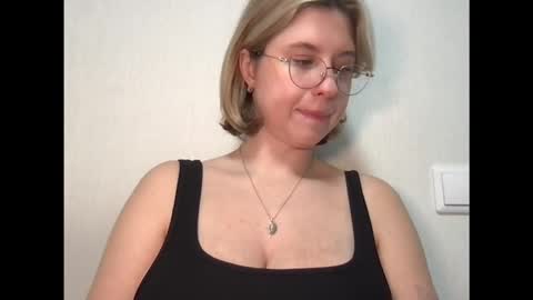 Snapshot of jelly_gum chatting on November 2025 06:02:02 AM Inna online show from November 2025 06:02:02 AM