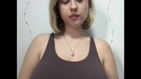 Snapshot of jelly_gum chatting on December 2025 08:34:01 AM Inna online show from December 2025 08:34:01 AM