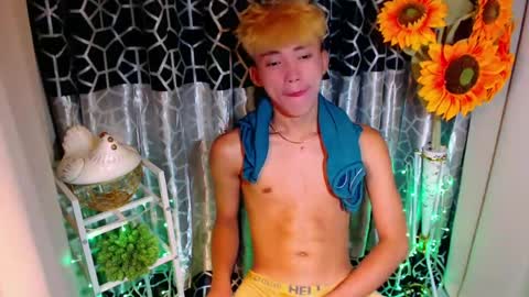 Snapshot of jemart_urnaughtboy chatting on June 2026 01:04:02 PM jemart_urnaughtboy online show from June 2026 01:04:02 PM