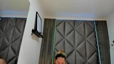 Jena  online show from December 2025 07:44:01 PM