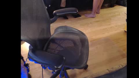 PegMePlease online show from October 2025 08:21:02 PM