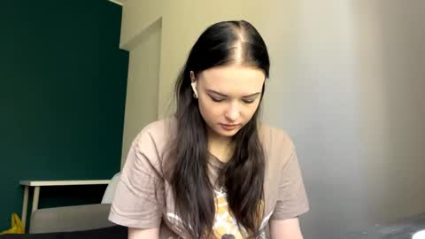 Snapshot of jenemaiava chatting on April 2026 10:13:02 AM Luna online show from April 2026 10:13:02 AM