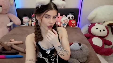 Dolly online show from November 2025 01:22:01 PM