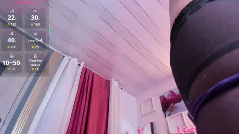 Angie online show from September 2025 08:03:01 PM