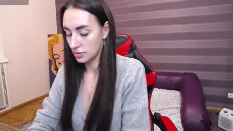 Kira online show from November 2025 09:08:02 AM