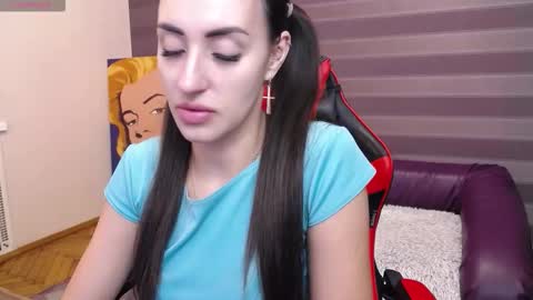 Kira online show from November 2025 08:03:02 AM