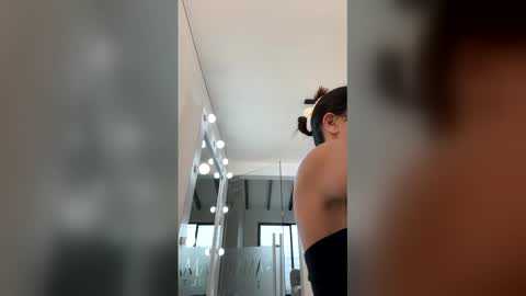 Samanta online show from December 2025 07:00:01 PM