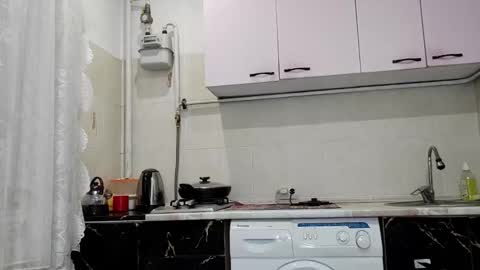 Snapshot of jeniffervaneck chatting on December 2025 08:37:02 PM Jeniffer online show from December 2025 08:37:02 PM