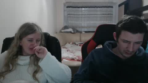 Snapshot of jenisandpeter chatting on March 2025 08:11:02 PM JenisAndPeter online show from March 2025 08:11:02 PM