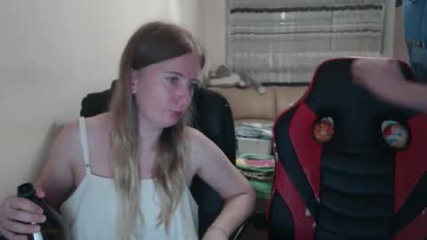 Snapshot of jenisandpeter chatting on September 2025 05:34:01 PM JenisAndPeter online show from September 2025 05:34:01 PM