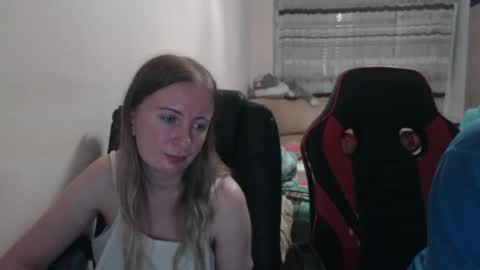 Snapshot of jenisandpeter chatting on September 2025 06:41:02 PM JenisAndPeter online show from September 2025 06:41:02 PM