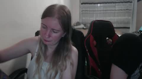 Snapshot of jenisandpeter chatting on September 2025 07:14:01 PM JenisAndPeter online show from September 2025 07:14:01 PM