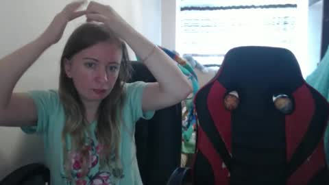 Snapshot of jenisandpeter chatting on September 2025 05:50:01 AM JenisAndPeter online show from September 2025 05:50:01 AM