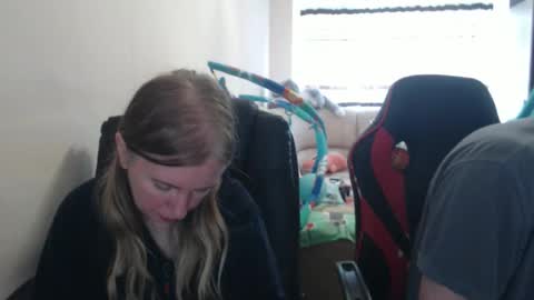 Snapshot of jenisandpeter chatting on September 2025 07:42:01 AM JenisAndPeter online show from September 2025 07:42:01 AM