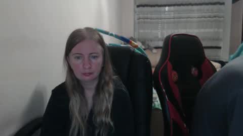 Snapshot of jenisandpeter chatting on September 2025 07:59:02 PM JenisAndPeter online show from September 2025 07:59:02 PM