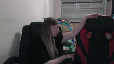 Snapshot of jenisandpeter chatting on September 2025 06:22:02 PM JenisAndPeter online show from September 2025 06:22:02 PM