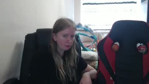 Snapshot of jenisandpeter chatting on September 2025 06:51:01 AM JenisAndPeter online show from September 2025 06:51:01 AM