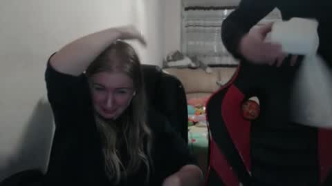 Snapshot of jenisandpeter chatting on September 2025 06:57:01 PM JenisAndPeter online show from September 2025 06:57:01 PM