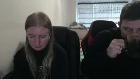 Snapshot of jenisandpeter chatting on September 2025 07:02:01 AM JenisAndPeter online show from September 2025 07:02:01 AM