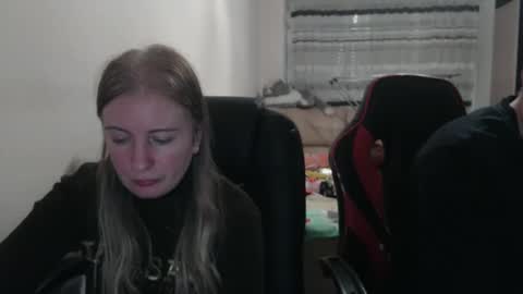 Snapshot of jenisandpeter chatting on September 2025 07:08:01 PM JenisAndPeter online show from September 2025 07:08:01 PM