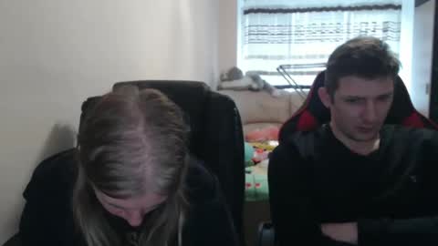 Snapshot of jenisandpeter chatting on October 2025 07:25:02 AM JenisAndPeter online show from October 2025 07:25:02 AM