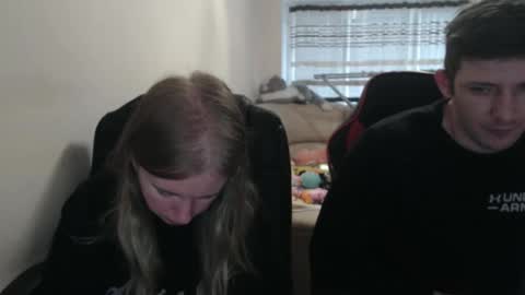 Snapshot of jenisandpeter chatting on October 2025 07:06:01 AM JenisAndPeter online show from October 2025 07:06:01 AM