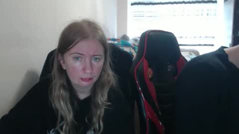 Snapshot of jenisandpeter chatting on October 2025 07:40:02 AM JenisAndPeter online show from October 2025 07:40:02 AM