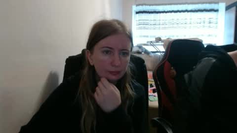 Snapshot of jenisandpeter chatting on October 2025 05:52:01 AM JenisAndPeter online show from October 2025 05:52:01 AM