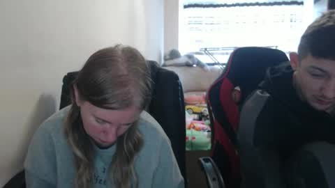 Snapshot of jenisandpeter chatting on October 2025 07:08:02 AM JenisAndPeter online show from October 2025 07:08:02 AM