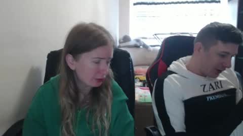 Snapshot of jenisandpeter chatting on October 2025 07:33:01 AM JenisAndPeter online show from October 2025 07:33:01 AM