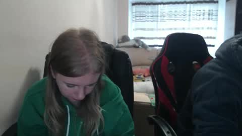 Snapshot of jenisandpeter chatting on October 2025 06:14:01 AM JenisAndPeter online show from October 2025 06:14:01 AM