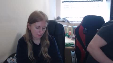 Snapshot of jenisandpeter chatting on October 2025 09:35:02 AM JenisAndPeter online show from October 2025 09:35:02 AM