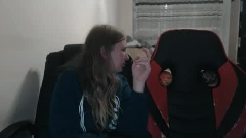 Snapshot of jenisandpeter chatting on October 2025 07:26:02 PM JenisAndPeter online show from October 2025 07:26:02 PM