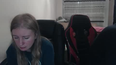 Snapshot of jenisandpeter chatting on October 2025 07:48:02 PM JenisAndPeter online show from October 2025 07:48:02 PM