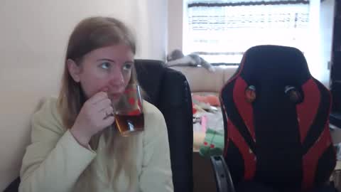 Snapshot of jenisandpeter chatting on November 2025 07:30:02 AM JenisAndPeter online show from November 2025 07:30:02 AM