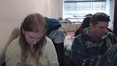 Snapshot of jenisandpeter chatting on November 2025 07:52:01 AM JenisAndPeter online show from November 2025 07:52:01 AM