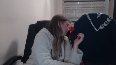 Snapshot of jenisandpeter chatting on November 2025 07:56:02 PM JenisAndPeter online show from November 2025 07:56:02 PM