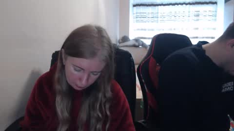 Snapshot of jenisandpeter chatting on November 2025 08:00:02 AM JenisAndPeter online show from November 2025 08:00:02 AM