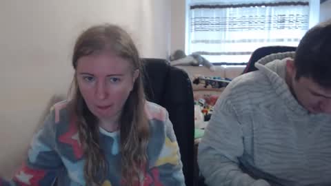 Snapshot of jenisandpeter chatting on November 2025 08:24:01 AM JenisAndPeter online show from November 2025 08:24:01 AM